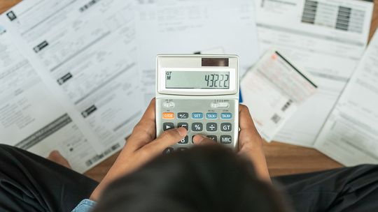 Puste faktury, sztuczne transakcje i outsourcing pracowniczy – sądowa wygrana KAS