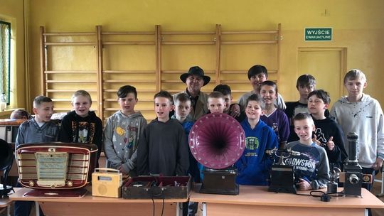 „Radio Oczami Historii" warsztaty i spotkanie z historią w Ośrodku Socjoterapii w Waniorowie