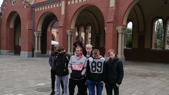 Rajd pieszy im. Jana Pawła II szlakami Czesława Piskorskiego w Szczecinie z udziałem wychowanków Młodzieżowego Ośrodka Socjoterapii w Waniorowie