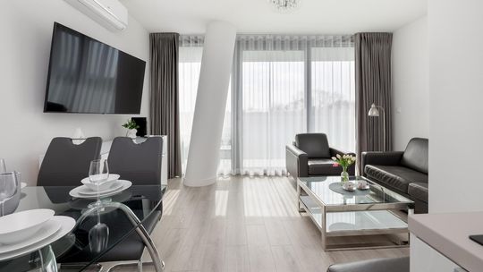 Raport Solarento | Lipiec 2026: Rekordowe ceny nie odstraszyły turystów. Polski rynek wakacyjny utrzymał wysokie tempo