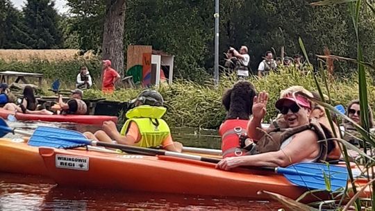Rega łączy,  Studenckie kajakowanie