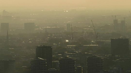 Rekuperacja kontra smog – jak oddychać czystym powietrzem przy zamkniętych oknach