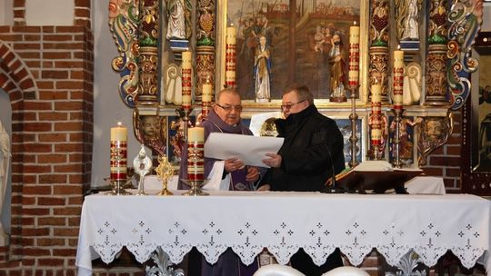 Relikwie II stopnia św. Jana Pawła II w kościele w Cerkwicy