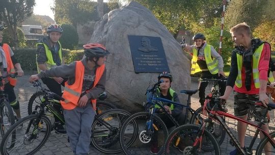 Rowerowa przygoda wychowanków MOS w Waniorowie