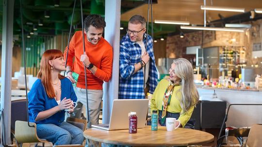 Równe płace, równe szanse – Grupa Żabka ponownie z certyfikatem EQUAL-SALARY