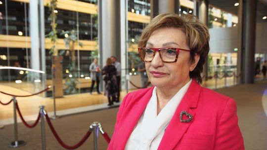 Różnice w zarobkach kobiet i mężczyzn skutkują luką emerytalną. Parlament Europejski apeluje o przyjęcie strategii w tym obszarze Różnice w zarobkach kobiet i mężczyzn skutkują luką emerytalną. Parlament Europejski apeluje o przyjęcie strategii w tym obszarze