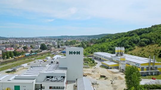 Ruszył nowy zakład H+H produkujący silikaty w Redzie