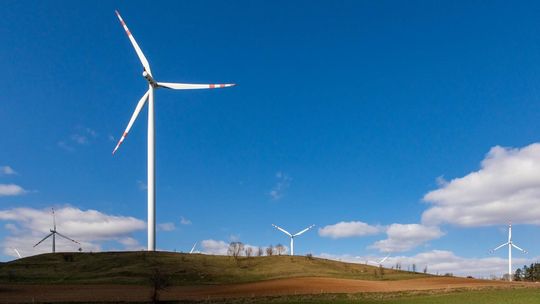 Samorządy stawiają na zieloną energię. Niższe koszty i większe bezpieczeństwo energetyczne