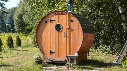 Sauna ogrodowa z piecem elektrycznym – czy warto?