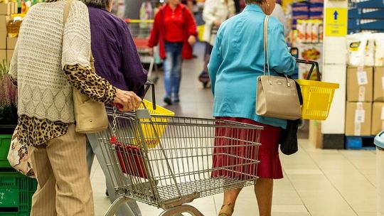 Sklepy znowu czeka oblężenie. Blisko 59 proc. Polaków zrobi zakupy spożywcze niemal przed samymi świętami