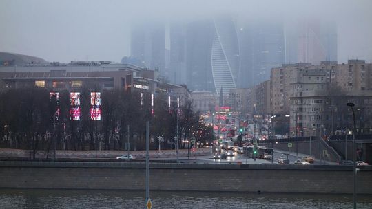 Smog zaczyna się przy domu. Jak pompa ciepła wpływa na powietrze wokół nas