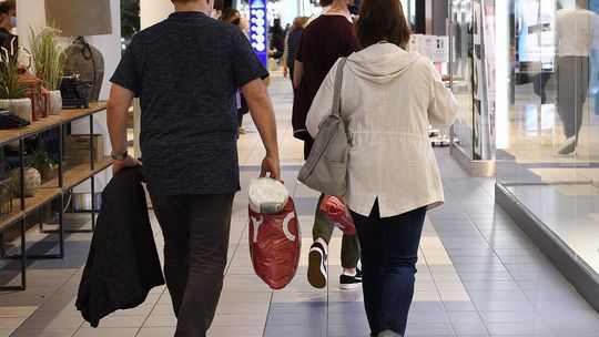 Spadki ruchu i liczby klientów w galeriach i centrach handlowych. Branża po trzech kwartałach na minusie