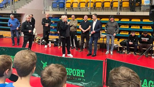 Sportowe emocje w Gryficach – tenis stołowy i koszykówka młodzieżowa!