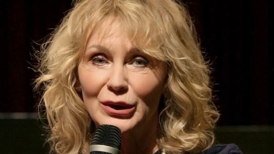 Spotkanie z Beatą Ścibakówną w Szczecińskim Salonie Poezji Spotkanie z Beatą Ścibakówną w Szczecińskim Salonie Poezji