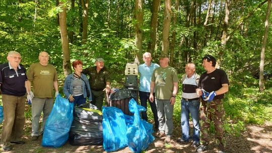 Sprzątanie lasu z Klubem LOP dla dorosłych