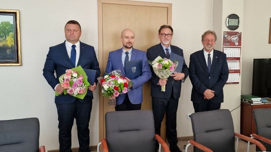 Starostwo - wręczenie aktów mianowania nauczycielom