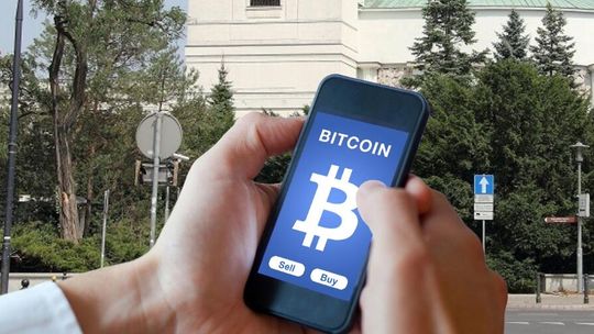 Stereotypy zamiast danych. Eksperci krytykują podejście parlamentarzystów do rynku kryptowalut