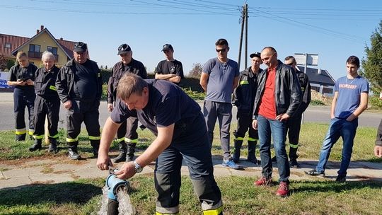 Strażacy sprawdzali hydranty