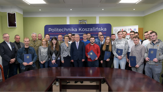 Studenci zakończyli szkolenie.      W lecie pojadą do koszar