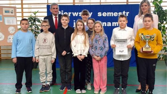 STYPENDIA ZA PIERWSZY SEMESTR DLA UCZNIÓW ZSP KARNICE STYPENDIA ZA PIERWSZY SEMESTR DLA UCZNIÓW ZSP KARNICE