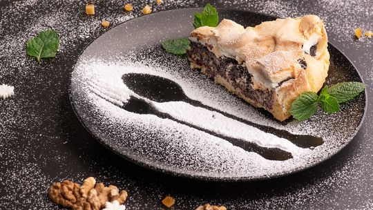 Przepis na makowiec z bezą