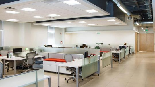 Światło przyjazne środowisku – rzetelny przewodnik po nowoczesnym oświetleniu