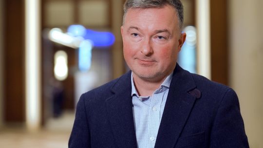 Światłowód napędza cyfryzację biznesu. Nowe inwestycje telekomów mają wypełnić białe plamy