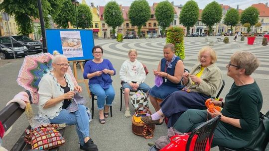 Światowy Dzień Dziergania w Miejscach Publicznych
