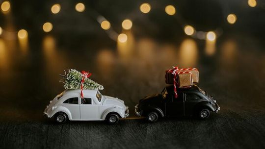 ŚWIĘTA POD KONTROLĄ: JAK SPĘDZIĆ JE BEZTROSKO, A NIE RYZYKOWNIE. EKSPERCI OSTRZEGAJĄ: „DZIEŃ PO” TO NAJCZĘSTSZA PUŁAPKA KIEROWCÓW