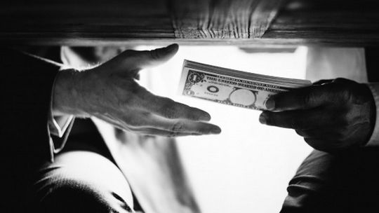 Szara strefa zagrożeniem dla konsumentów – licencjonowanie instytucji pożyczkowych poprawi bezpieczeństwo