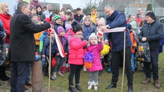 Szkoła w Błotnie ma nowy przyszkolny plac zabaw