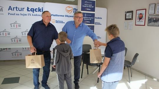 "Szkolna wyprawka"!!! w biurze poselskim