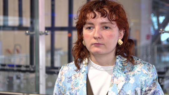 Sztuczna inteligencja usprawni załatwianie spraw urzędowych. Polski model językowy PLLuM zadebiutuje w mObywatelu