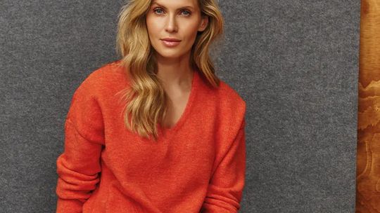 Sztuka ubierania emocji – jak kolor i fason kształtują nastrój?