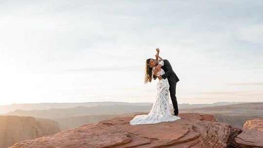 Szukasz inspiracji ślubnych? Sprawdź na co decydują się gwiazdy!