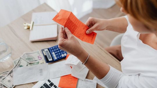 Szukasz sprytnych trików, aby zdrowo i tanio schudnąć? Korzystaj z platform zdrowotnych i oszczędzaj nawet 1000 zł miesięcznie!