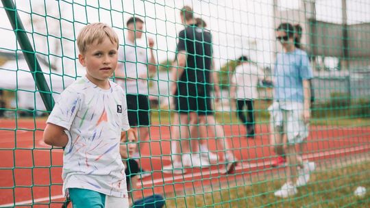 Telefony i komputery zamknęły młodzież w domach? Jak rozruszać pokolenie Z?