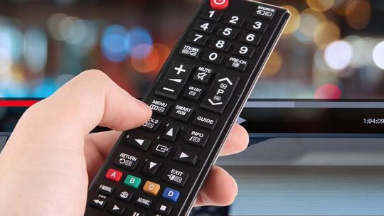 Telewizja traci na popularności. Głównymi konkurentami są YouTube i platformy streamingowe