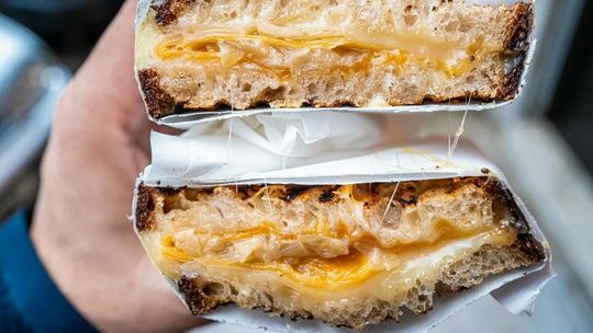 Tosty, panini, tortille – kanapki na ciepło znane na całym świecie!