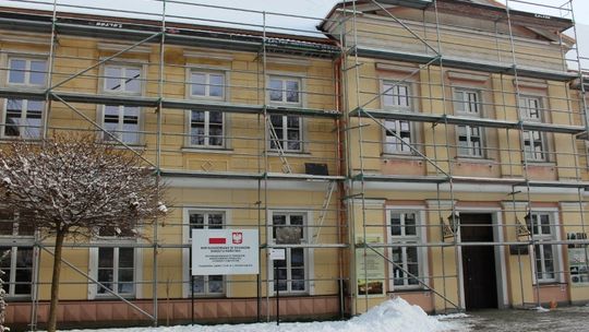 Trzebiatowski Ośrodek Kultury zakończył remont dachu Pałacu
