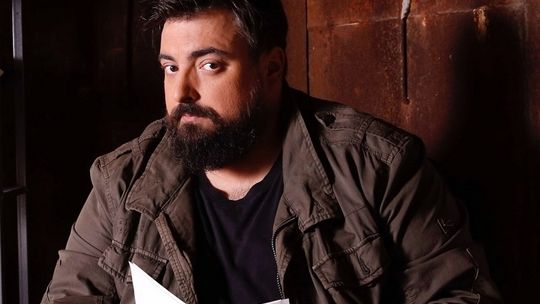 Trzebiatowski Ośrodek Kultury  zaprasza na spotkanie  z  TOMASZEM SEKIELSKIM