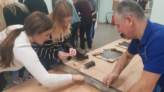 Twórcy rozmiłowanymi w drewnie i lesie...