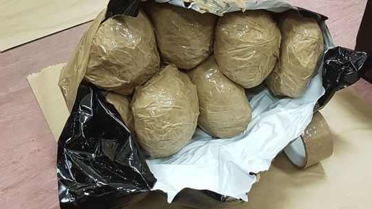 Tymczasowy areszt za posiadanie 1 kg i 215 gram marihuany
