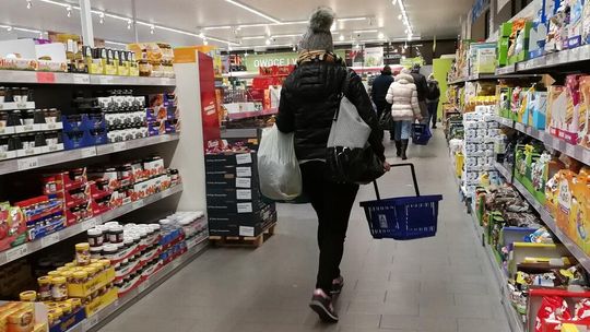 Ub.r. zakończył się w sklepach wzrostem cen na poziomie 4,2% rdr. Najszybciej drożały używki i art. tłuszczowe