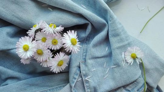 Ulubione dżinsy wołają o pomoc? Znamy sposób na ich metamorfozę