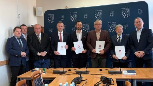 Umowa na dofinansowanie inwestycji drogowej w Gminie Gryfice podpisana Umowa na dofinansowanie inwestycji drogowej w Gminie Gryfice podpisana