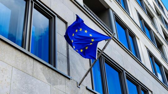 Unia. To (się) opłaca! Polityka spójności 2021-2027. Rozwój, praca, ekologia technologia.