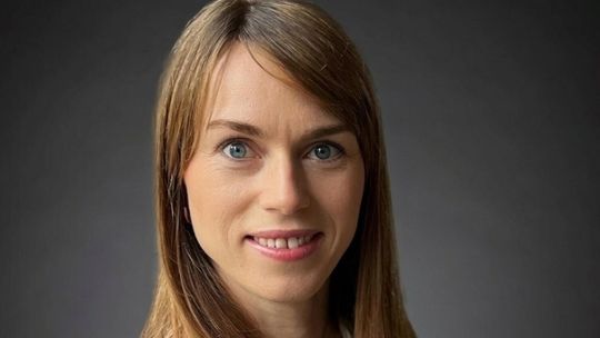 Urlop, który boli. Co to jest „darecation” i dlaczego polscy pracownicy chcą zostać Larą Croft lub Indianą Jonesem podczas wakacji?