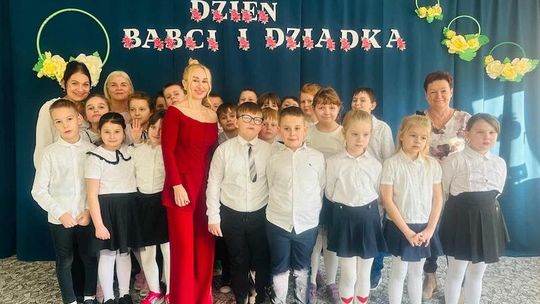 Uroczyste spotkanie z okazji Dnia Babci i Dziadka Uroczyste spotkanie z okazji Dnia Babci i Dziadka