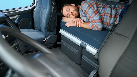 Uważaj na wysokie kary we Francji, Niemczech i Belgii za nocleg w kabinie